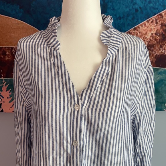 Pinstripe nightgown - Picture 2 of 4